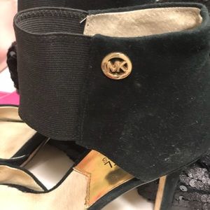 High hills shoes MK
